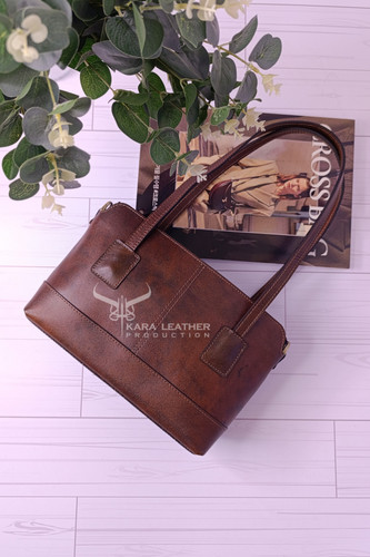 فندقی دست رنگ