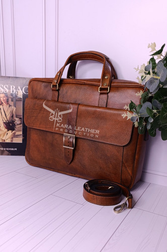 فندقی دست رنگ روشن