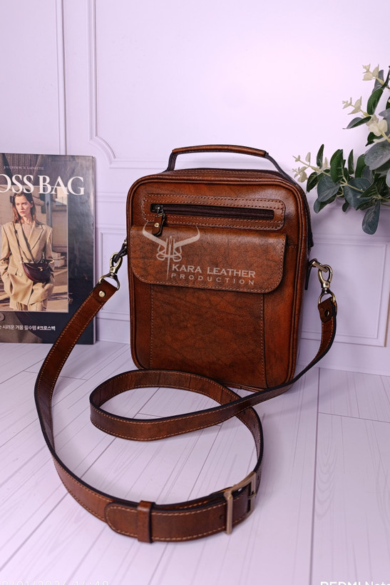 فندقی دست رنگ روشن